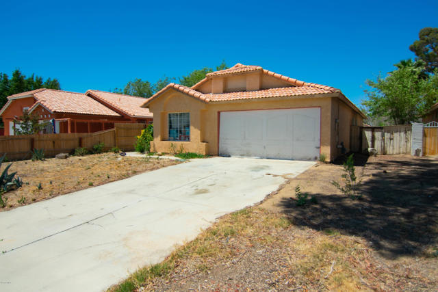 517 E Ave J-12, Lancaster CA: https://media.crmls.org/mediaz/860417d2-d977-4665-b961-3f6e89017437.jpg