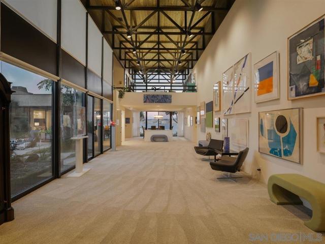 7963 Prospect Pl, La Jolla CA: https://media.crmls.org/mediaz/8604248a-068a-43e7-8293-57d067f443af.jpg