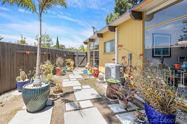 3455 Aldford Dr, San Diego CA: https://media.crmls.org/mediaz/860466d8-83c8-48fd-ab41-786eaace3e0a.jpg