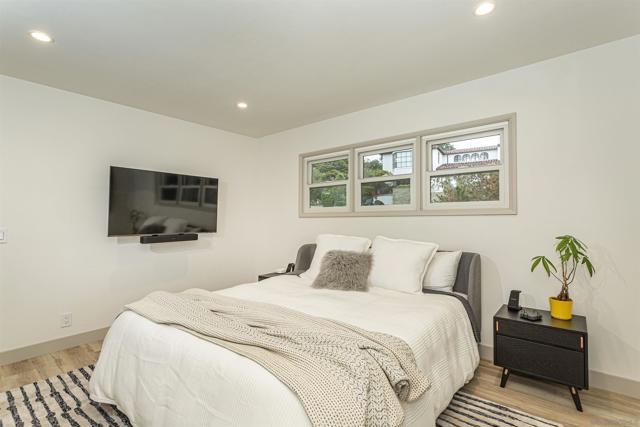 7362 Brodiaea Way, La Jolla CA: https://media.crmls.org/mediaz/8604a228-e3a9-42dd-9f77-c598c9e4d360.jpg
