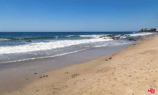 20832 Pacific Coast Highway, Malibu CA: https://media.crmls.org/mediaz/8604d460-b87d-447f-a351-1baa3e67d2e5.jpg