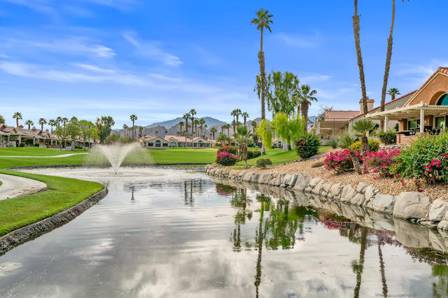 76955 Turendot Street, Palm Desert CA: https://media.crmls.org/mediaz/86057bf5-6b52-46a3-bf57-a7b8f68c0ed4.jpg