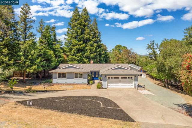 40 Loma Vista, Walnut Creek CA: https://media.crmls.org/mediaz/8605d1da-01cf-4c12-96b2-0ddd34c5bcf1.jpg