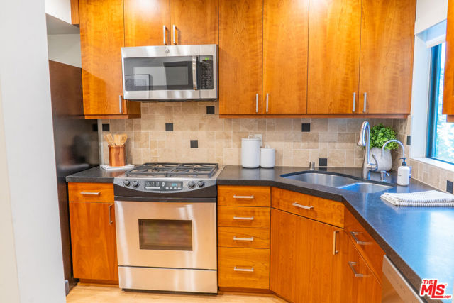 880 Hilldale Avenue, West Hollywood CA: https://media.crmls.org/mediaz/8605d5bb-dcd8-4878-beab-2d9c3bfc8376.jpg
