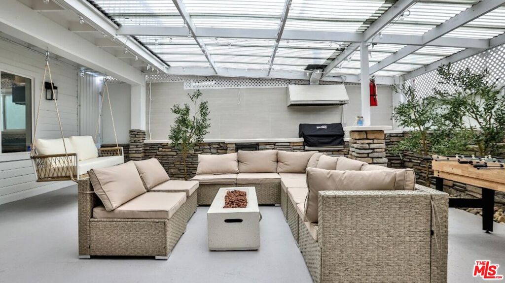 86061e87 297c 4675 B891 C951a5ae7275