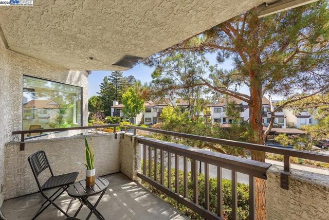 21103 Gary Dr, Hayward CA: https://media.crmls.org/mediaz/86089edb-a45c-4026-a0f2-a579fcefe9f5.jpg