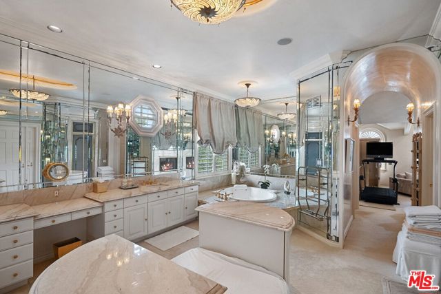 136 Georgina Avenue, Santa Monica CA: https://media.crmls.org/mediaz/8608b92c-6c73-4618-9023-439998fa6b56.jpg