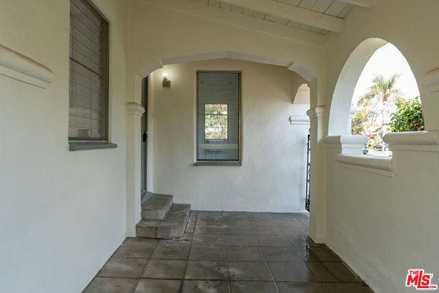 Image 3 for 1733 S Garth Ave, Los Angeles, CA 90035