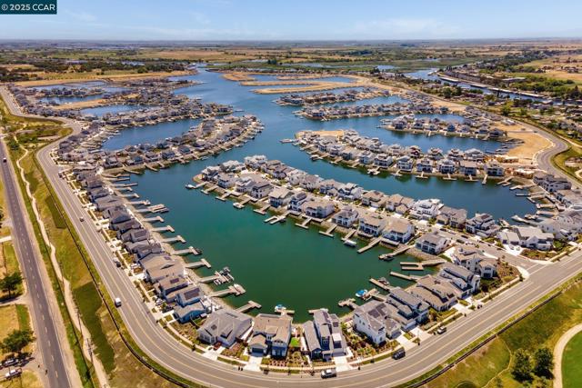 3305 Delta Coves Dr, Bethel Island CA: https://media.crmls.org/mediaz/86091433-1735-472c-8f5d-6daf99466bf0.jpg