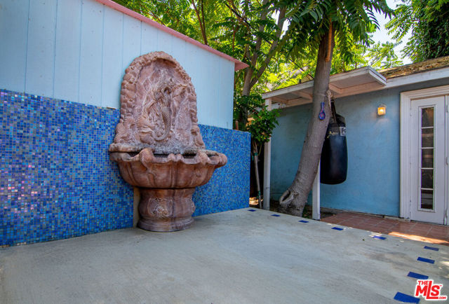 720 N Ogden Drive, Los Angeles CA: https://media.crmls.org/mediaz/86094ec2-f808-4a4f-a02c-a12bddf6a334.jpg