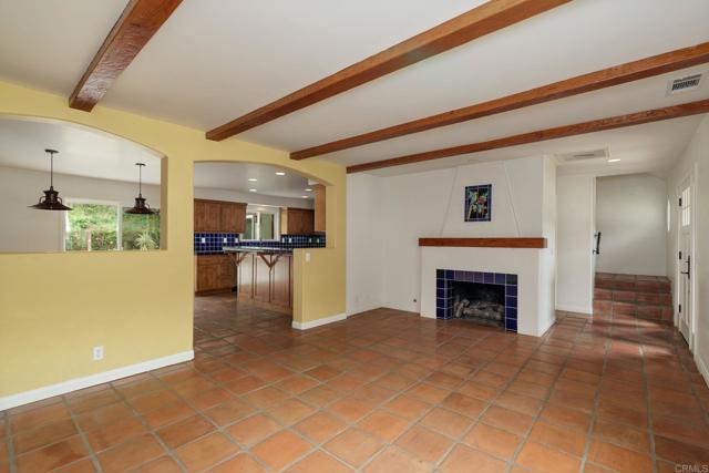 Detail Gallery Image 6 of 64 For 398 Aliso St, Ventura,  CA 93001 - 4 Beds | 3/1 Baths