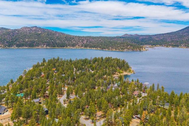 39656 Forest Road, Big Bear CA: https://media.crmls.org/mediaz/860a2c9c-bf91-46bc-b8b1-93f23019e032.jpg