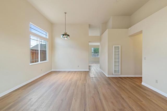 110 Walnut Meadows Court, Oakley CA: https://media.crmls.org/mediaz/860a9c06-09df-44b4-9905-16940cc50744.jpg
