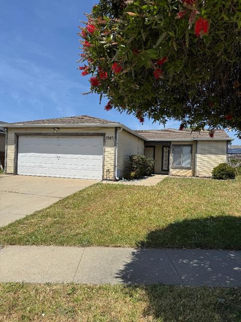 1545 Boyle Court, Salinas CA: https://media.crmls.org/mediaz/860ac76d-ea23-4ed6-9b17-d3acf1cc306a.jpg