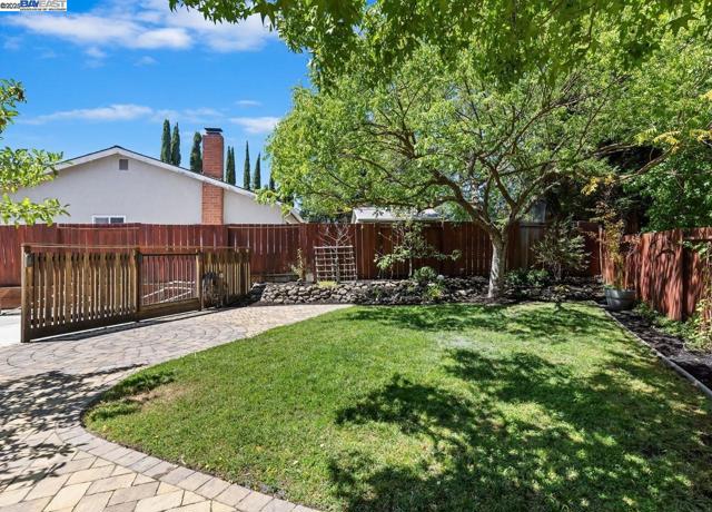 59 Arenas Ct, San Ramon CA: https://media.crmls.org/mediaz/860b61de-dc66-45db-b7f2-e7cd54536762.jpg