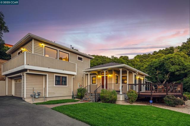 3981 Amyx Ct, Hayward CA: https://media.crmls.org/mediaz/860bcb6f-0378-48ff-ac68-499eb16f53c7.jpg