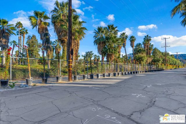 7 Lincoln, Cathedral City CA: https://media.crmls.org/mediaz/860bcca8-8906-4425-a473-c30646528166.jpg