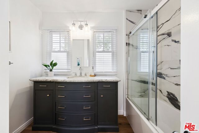 817 6th Street, Santa Monica CA: https://media.crmls.org/mediaz/860c2b5f-4578-44a1-814d-66076e192f51.jpg
