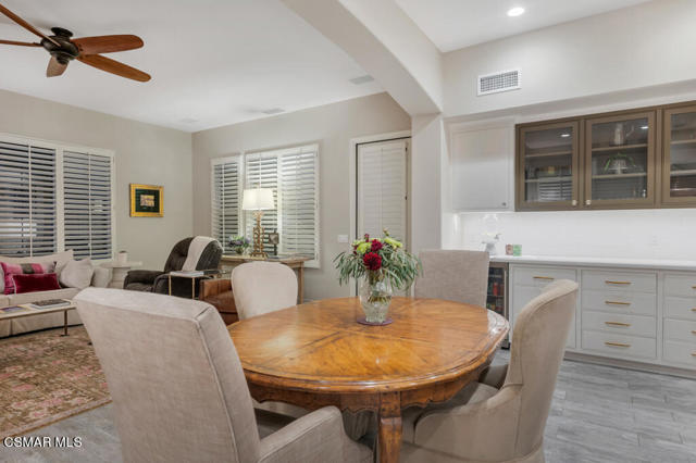 5937 Indian Terrace Drive, Simi Valley CA: https://media.crmls.org/mediaz/860cd4ee-d471-4f64-baec-f1996d813711.jpg