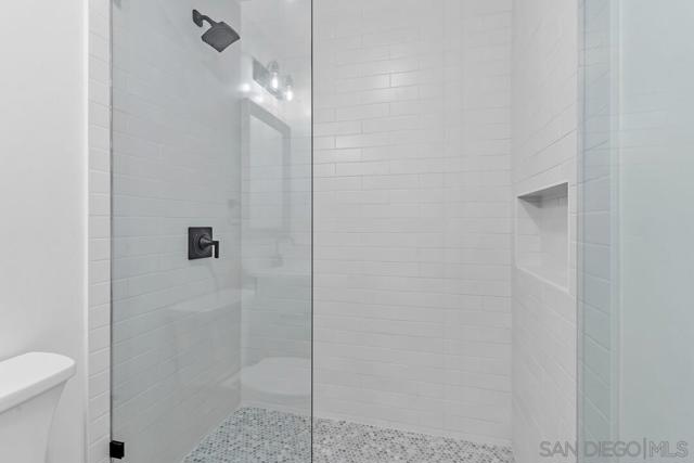 4922 Muir Ave, San Diego CA: https://media.crmls.org/mediaz/860ce4c9-698f-4756-a151-10621f05efcb.jpg