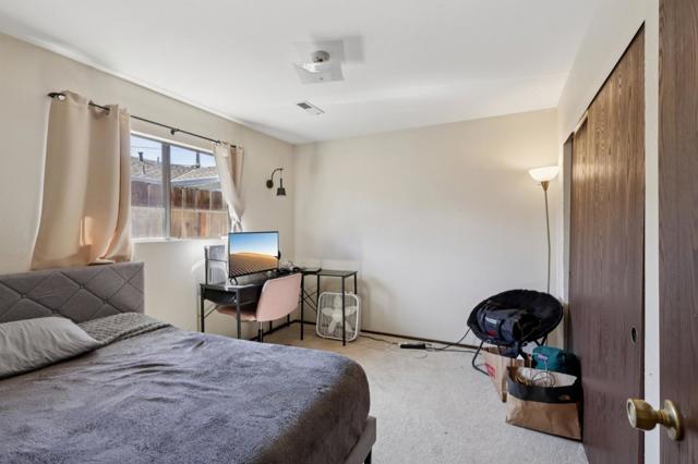 880 Apricot Lane, Hollister CA: https://media.crmls.org/mediaz/860ce623-6b88-4b7b-a99a-61e3dfe15a00.jpg