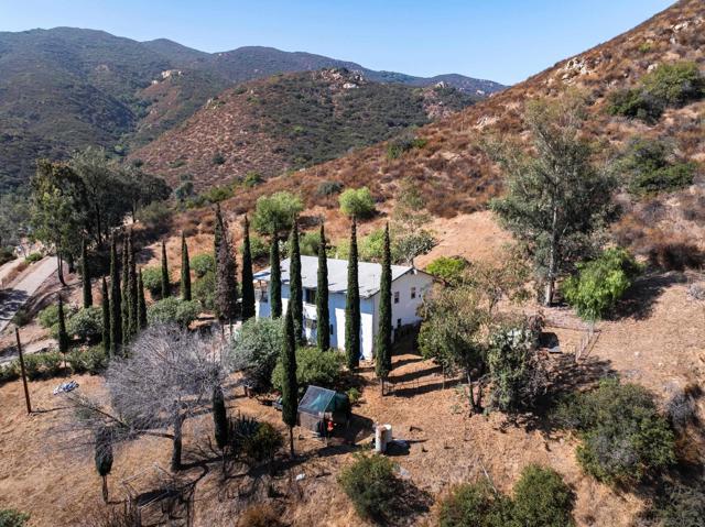 4426 MODEL A FORD LANE, El Cajon CA: https://media.crmls.org/mediaz/860d6d2d-8f62-4826-b9fb-e7951bc203a7.jpg