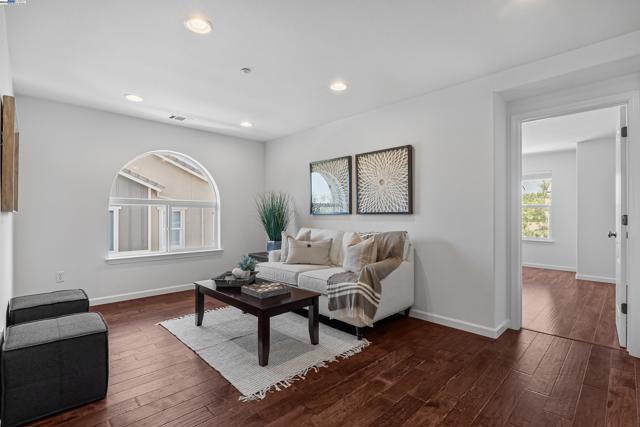 6268 Byron Ln, San Ramon CA: https://media.crmls.org/mediaz/860e438c-38d9-437f-b675-4f3e7a3d2739.jpg