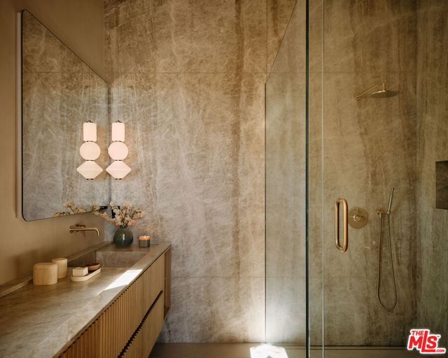 29685 Cuthbert Road, Malibu CA: https://media.crmls.org/mediaz/860ee123-cde6-4831-a6d2-bc46ad108c58.jpg