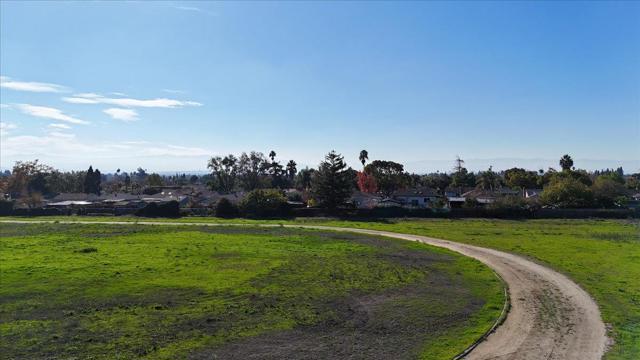 236 S Claremont Avenue, San Jose CA: https://media.crmls.org/mediaz/860f5a82-f050-4608-b712-b6a9cf142c23.jpg