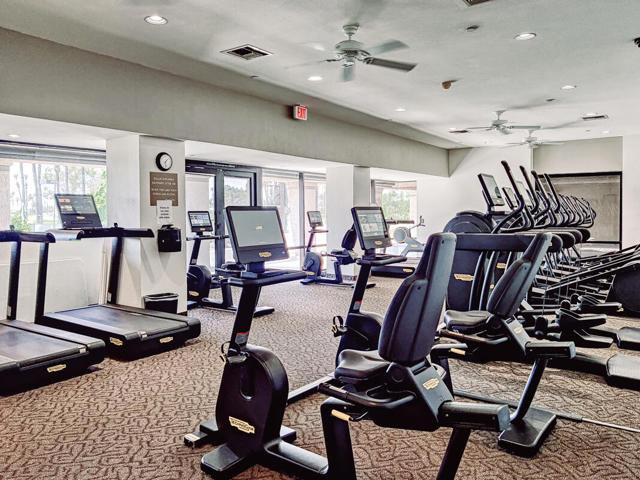 153 Desert Falls E Drive, Palm Desert CA: https://media.crmls.org/mediaz/860f6feb-72a3-4ceb-b94e-ad5d1d1fd27b.jpg