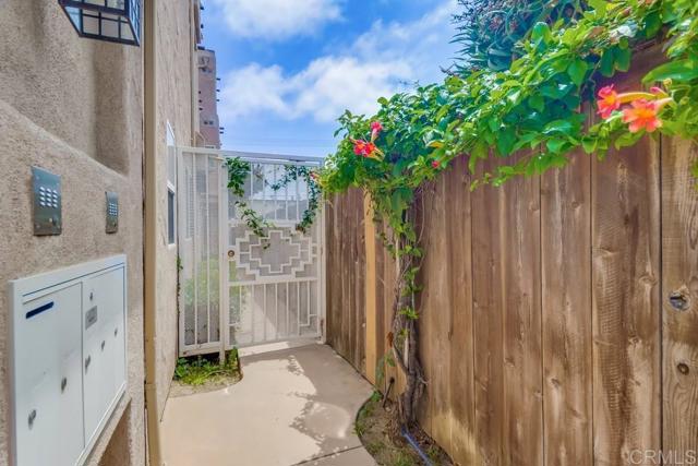 2167 Grand Avenue, San Diego CA: https://media.crmls.org/mediaz/860fcbe7-3b54-40c2-96d4-81e4f8ec13da.jpg