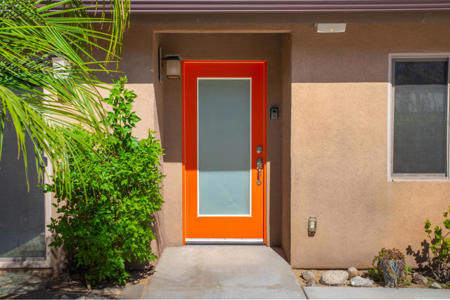 52540 Avenida Juarez, La Quinta CA: https://media.crmls.org/mediaz/860fd9f3-ad1a-42a4-9dba-90f78a5ba262.jpg