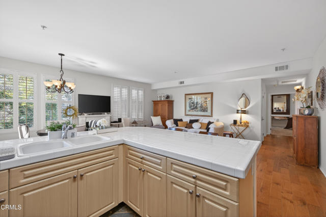 Detail Gallery Image 7 of 33 For 436 Poli St #313,  Ventura,  CA 93001 - 2 Beds | 2 Baths