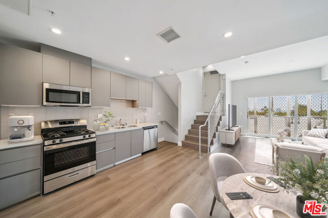 1223 N Hayworth Avenue, West Hollywood CA: https://media.crmls.org/mediaz/86105d71-8172-493c-b9d8-c21a3390497c.jpg