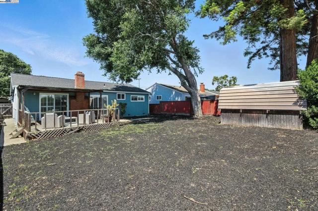 15740 Via Sonata, San Lorenzo CA: https://media.crmls.org/mediaz/861091a4-9ab2-486b-8ea2-7b9a445bbc23.jpg