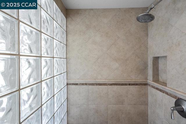 825 Bertram St, Walnut Creek CA: https://media.crmls.org/mediaz/86111687-2d7e-4fde-ab15-2d6a551c76e7.jpg