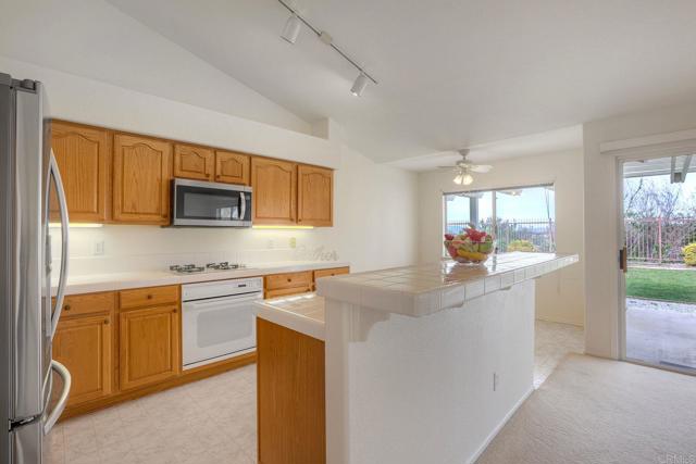 Detail Gallery Image 15 of 37 For 31852 Corte Montecito, Temecula,  CA 92592 - 4 Beds | 2 Baths