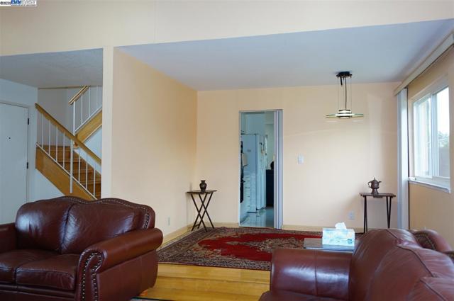 Image 18 of 43 For 236 Ottawa Way