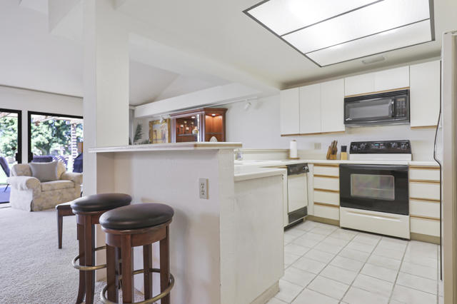 77576 Woodhaven Dr. N Drive, Palm Desert CA: https://media.crmls.org/mediaz/8612668a-40c0-4be4-bf9a-16b61a5b03ac.jpg