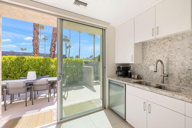 555 W Baristo Road, Palm Springs CA: https://media.crmls.org/mediaz/86127776-d960-4d07-89a3-8f47f99032d4.jpg