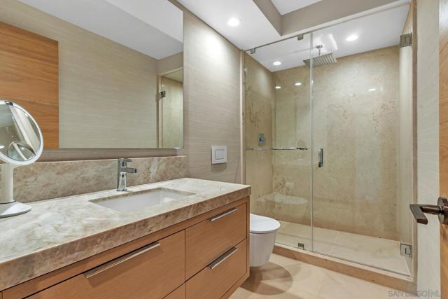 Image 19 of 31 For 1810 Avenida Del Mundo  403