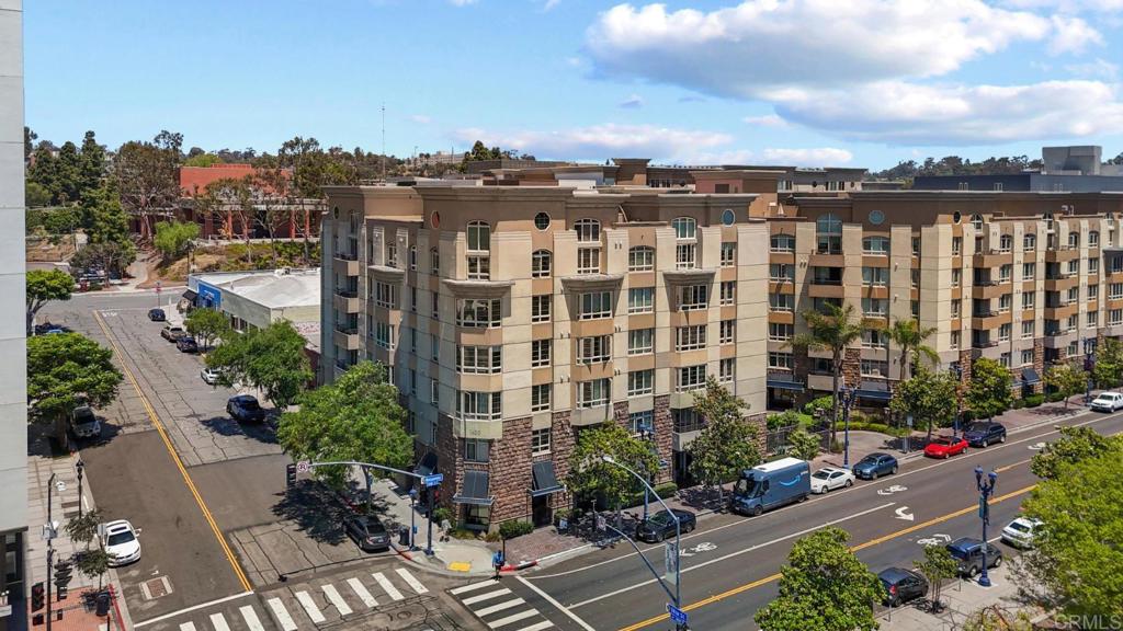 https://media.crmls.org/mediaz/8612e81d-2ffc-4b4d-93d6-9b5d07ba9d54.jpg?preset=X-Large