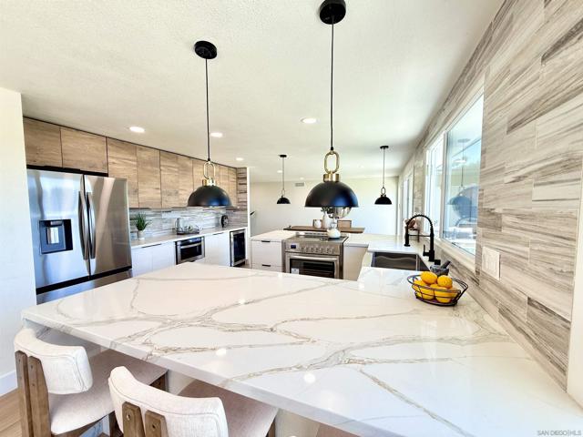 3179 Driscoll Dr, San Diego CA: https://media.crmls.org/mediaz/86138538-ae47-482f-be8c-a9aa703d03eb.jpg