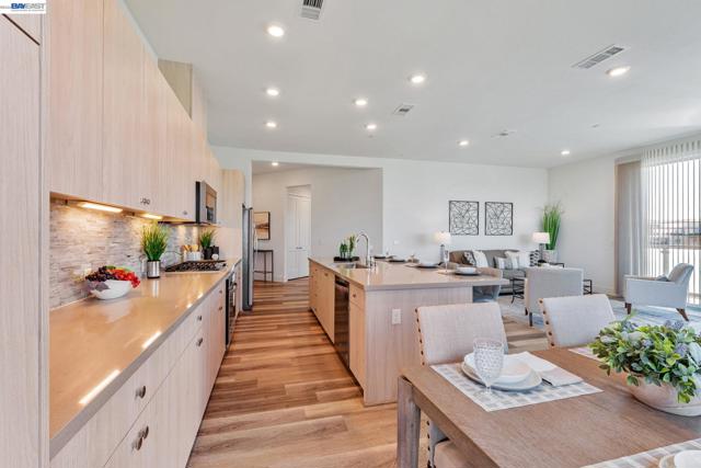 45128 Warm Springs Blvd, Fremont CA: https://media.crmls.org/mediaz/861390f2-8958-4910-93d1-c23ecb09b9fb.jpg