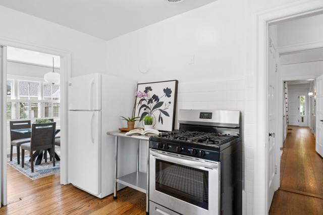 48 Turnsworth Avenue, Redwood City CA: https://media.crmls.org/mediaz/8613d7e0-d610-410c-b607-f3de74b6c3b0.jpg