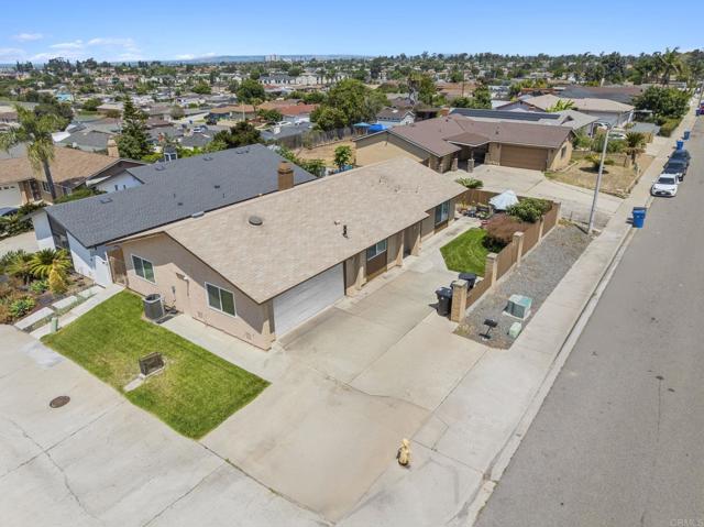Detail Gallery Image 14 of 18 For 1382 Tobias Dr, Chula Vista,  CA 91911 - 3 Beds | 3 Baths