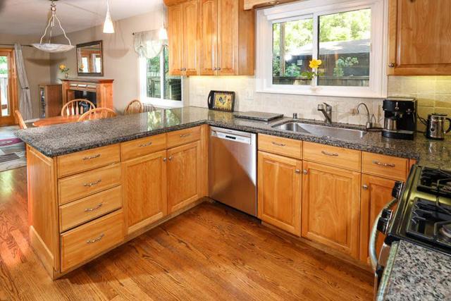 3523 Oak Drive, Menlo Park CA: https://media.crmls.org/mediaz/861414d3-ea48-4a65-97be-f2170cbe752b.jpg