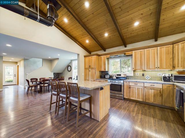 Details for 1285 Bliss Ln, Garberville, CA 95542