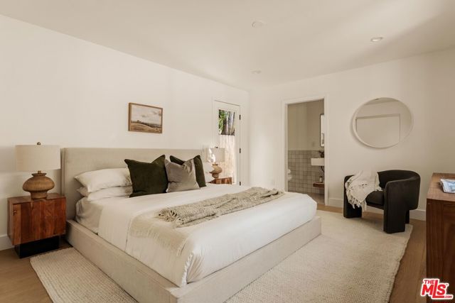 4626 Berryman Avenue, Culver City CA: https://media.crmls.org/mediaz/86143238-c6b7-4b73-ae10-17a65edbb4e2.jpg