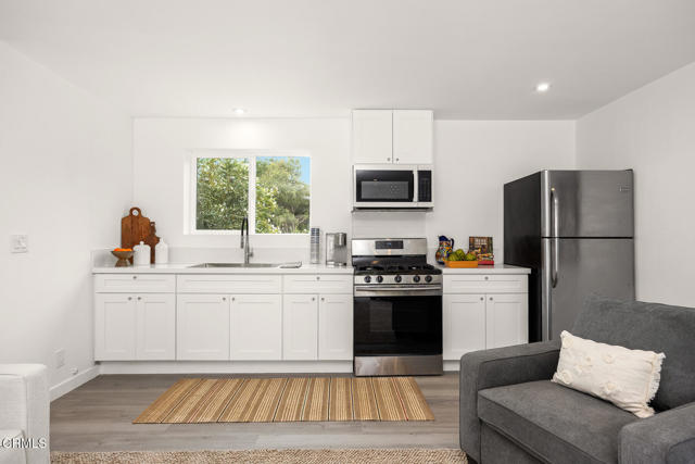 4543 Rockland Place, La Canada Flintridge CA: https://media.crmls.org/mediaz/86145177-25fd-4141-8847-059ba78b7ea4.jpg